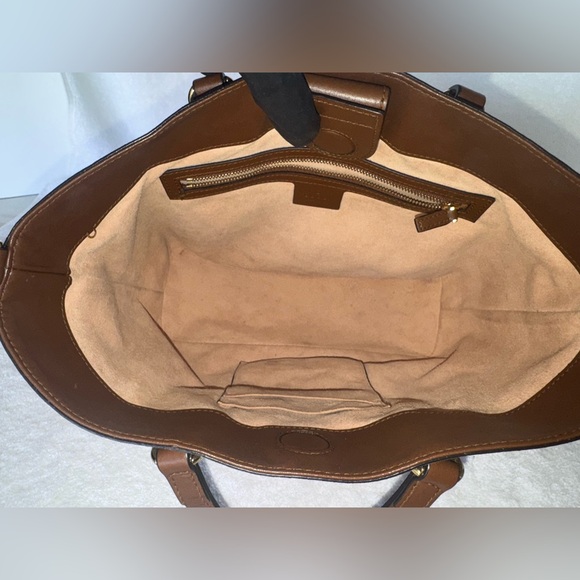 Gucci COA Small-Medium Soft GG Supreme Tote Bag with strap. - Picture 10 of 16